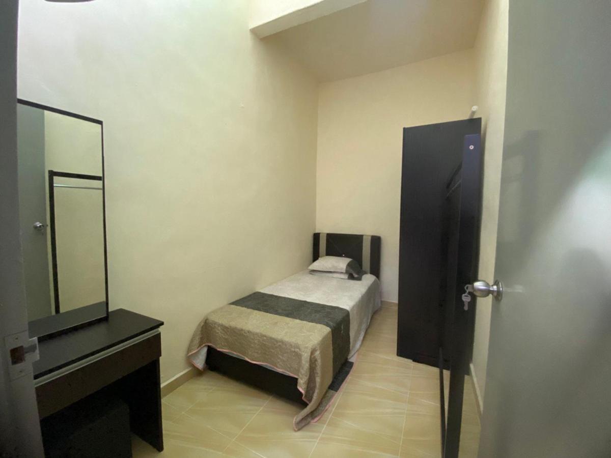 Iman Homestay - Islam Only Kuantan Exterior photo